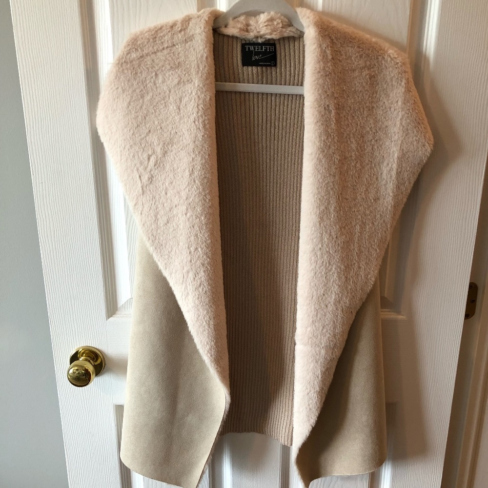 Vici Twelfth Love Make Snow Angels Faux Fur Shawl Vest - Beige Sz L